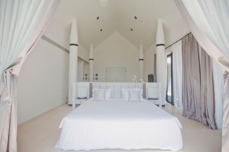 Photo Phuket Stunning Luxury Beachfront Villa for Sale