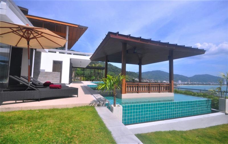 Photo Phuket Super Villa with Refined Contemporary Design and Amazing Sea View