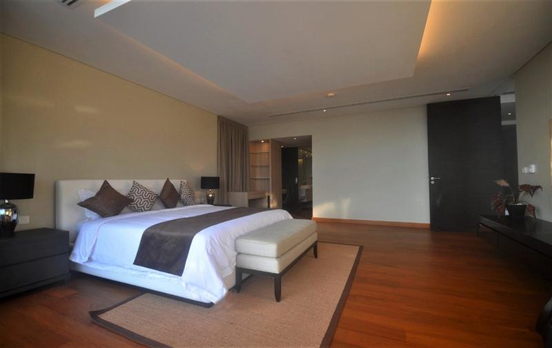 Photo Phuket Super Villa with Refined Contemporary Design and Amazing Sea View