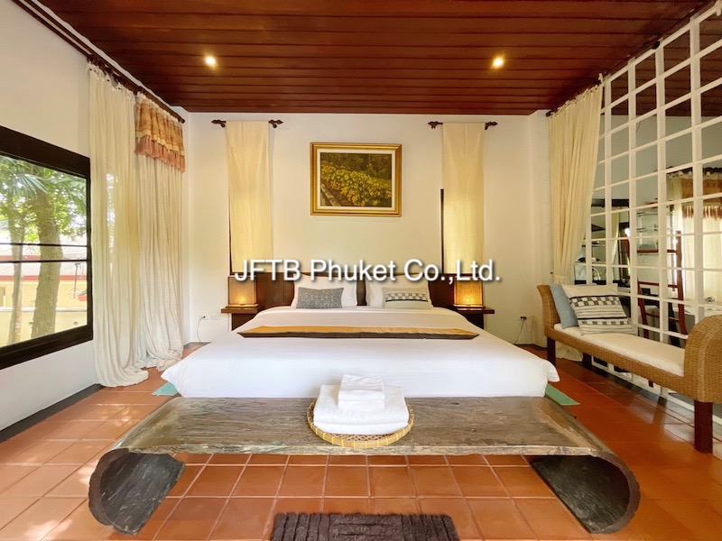 Photo Private pool villa with 4 bedrooms for sale in Rawai, Phuket Thailand  