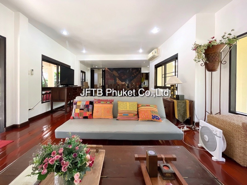 Photo Private pool villa with 4 bedrooms for sale in Rawai, Phuket Thailand  