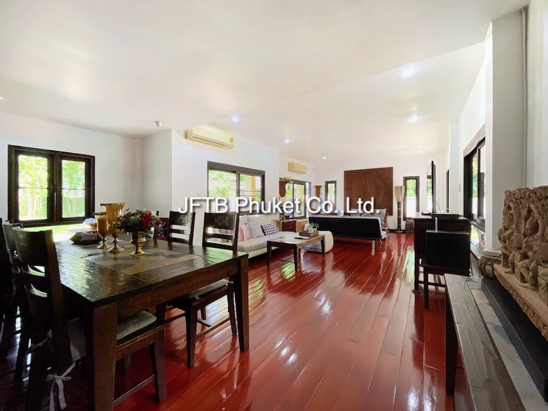 Photo Private pool villa with 4 bedrooms for sale in Rawai, Phuket Thailand  