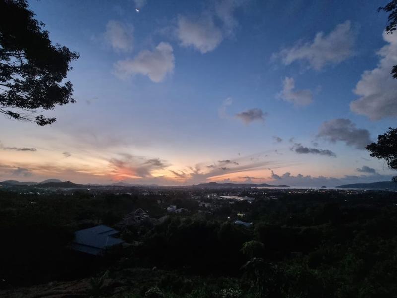 Photo Stunning hilltop land with sea views for sale in Chalong