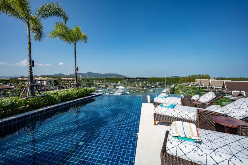 Photo Triplex Penthouse for sale at the Royal Phuket Marina