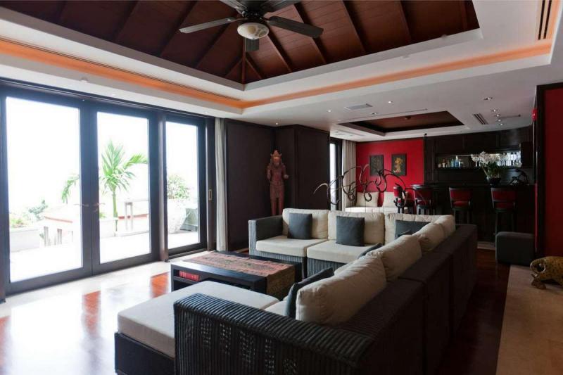 Photo Unique Oceanfront Villa for Sale in Trisara Phuket