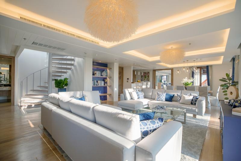 Photo Unique penthouse for sale at the Royal Phuket Marina