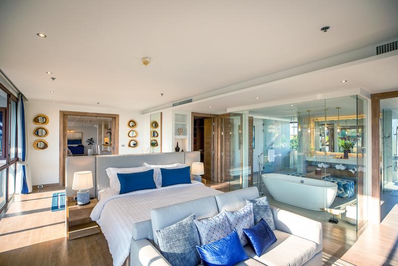 Photo Unique penthouse for sale at the Royal Phuket Marina